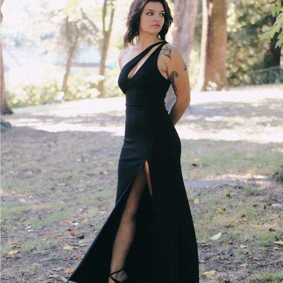 Small black formal dress - Picture 2 of 2